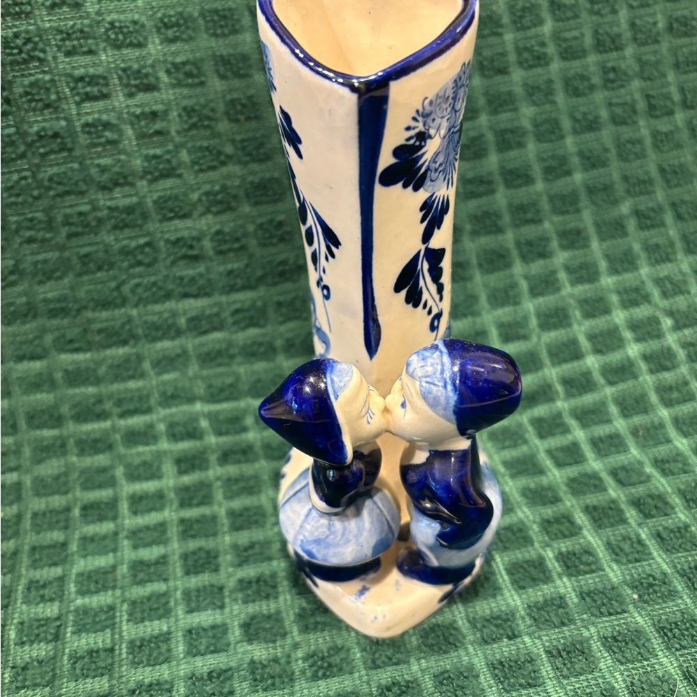 Vintage Delft Blue bud vase with Kissing Couple